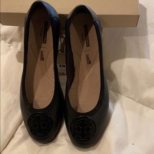 Clark’s black flats